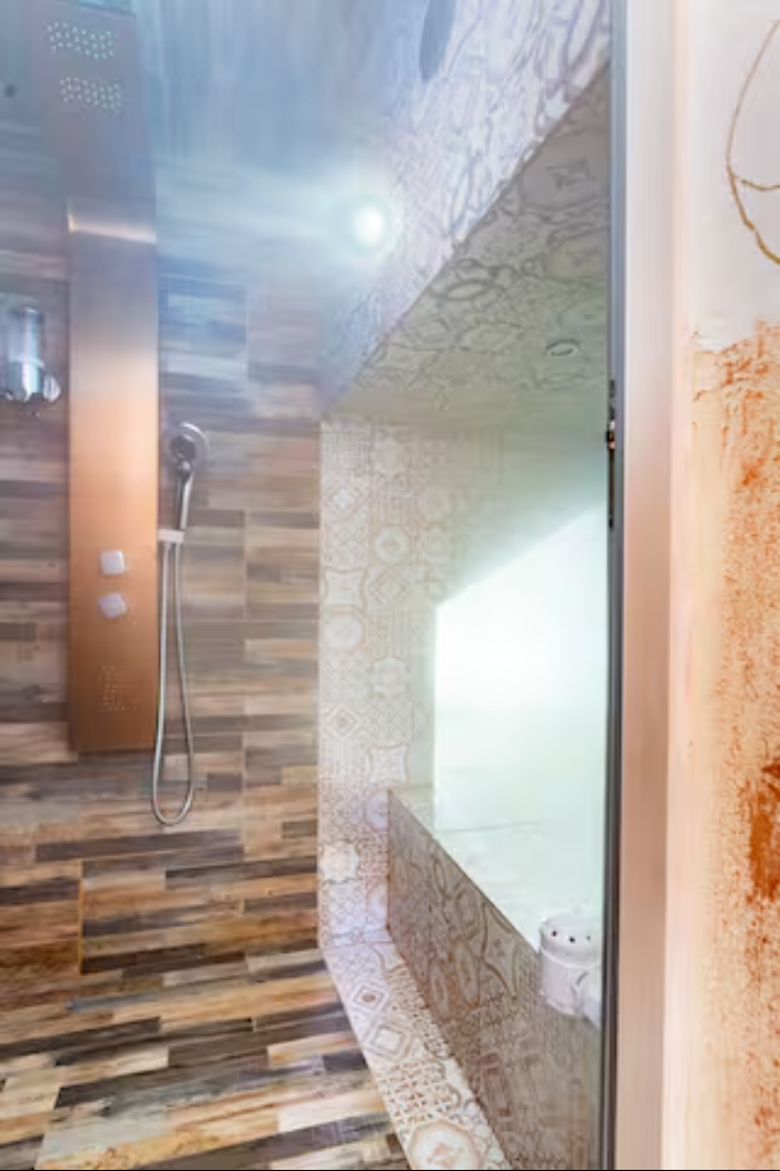 Doccia e bagno turco di Wren Sanctuary (CasaRosada)
